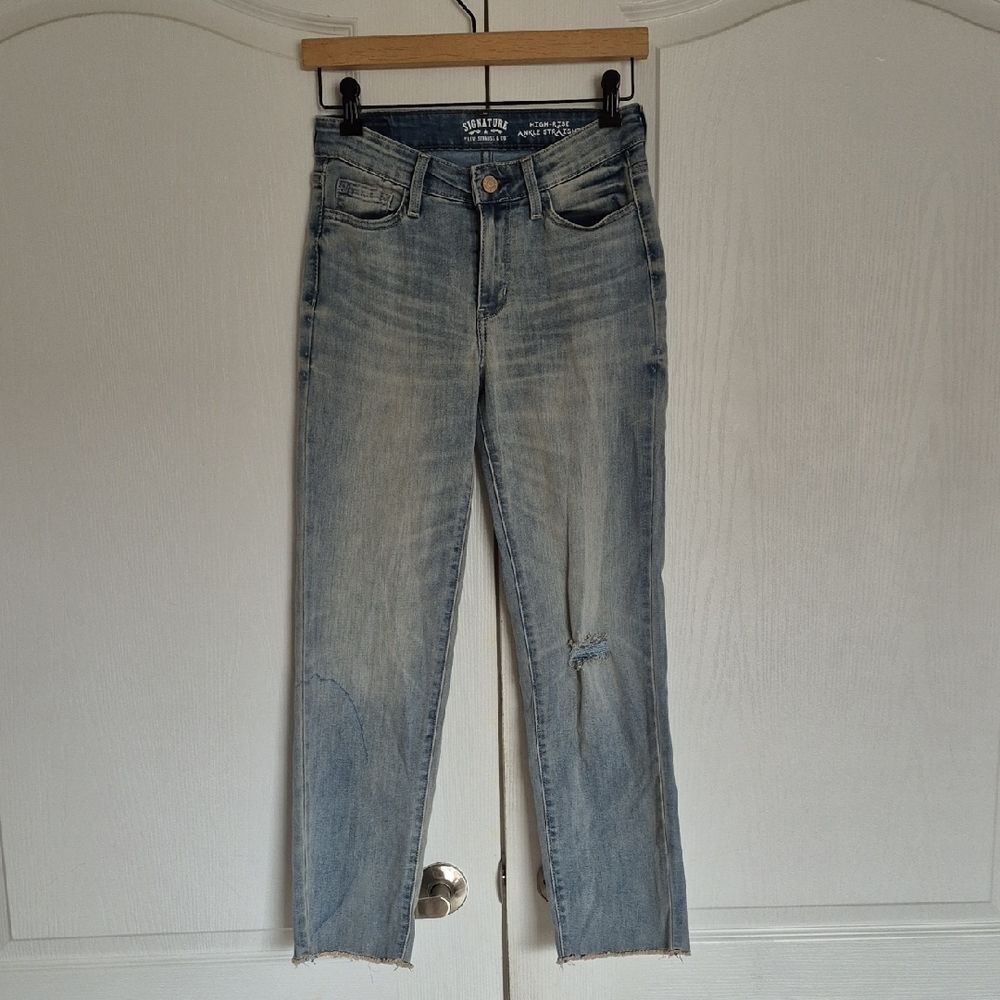 Signature by Levi Strauss High-Rise Light Wash Ankle Jeans